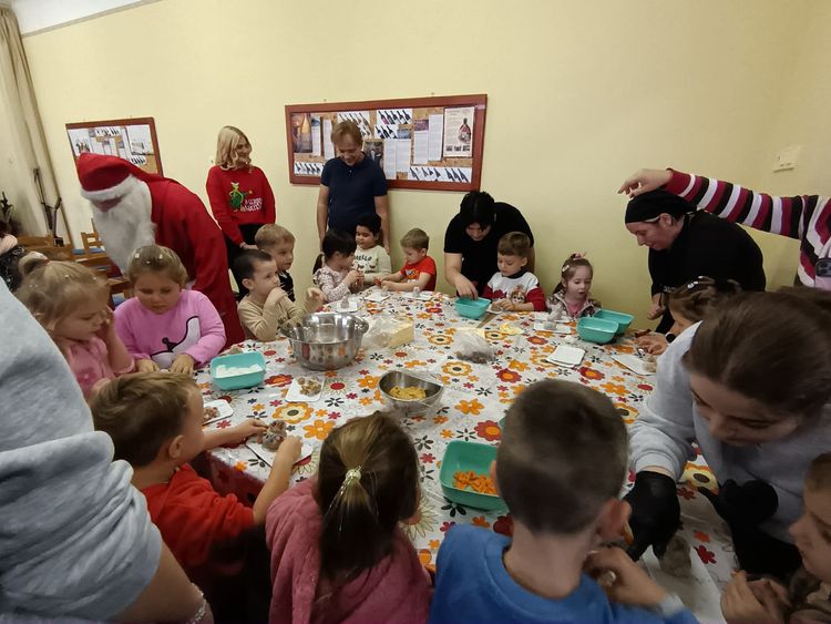 Karácsonyvárás élménye – Ünnepi projekt az oktatás jegyében