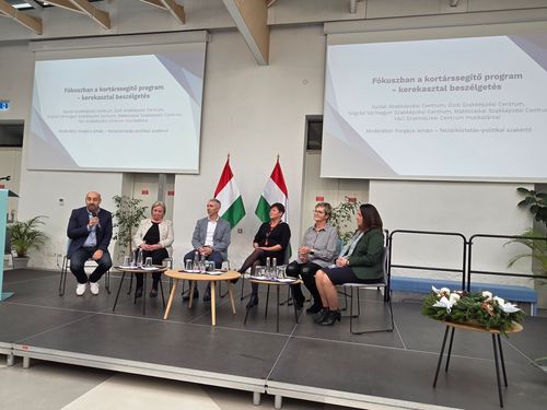 Inkluzivitás, kortárssegítés, közösségépítés – szakmai konferencia Vácon