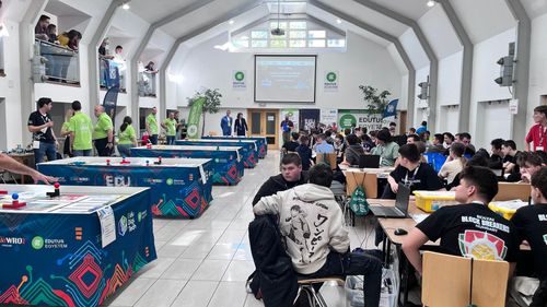 Sikeres bemutatkozás a WRO robotika versenyen