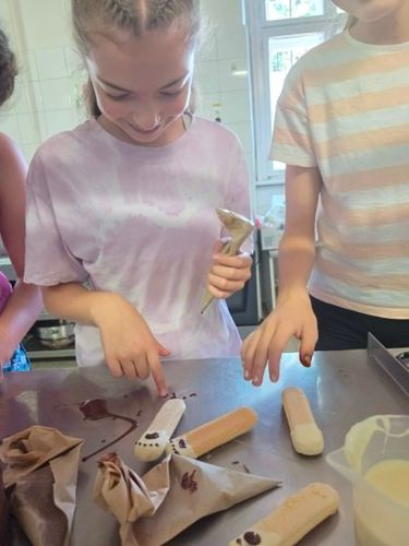 729791092_1891599885575133_3956343108749995656_n.jpg